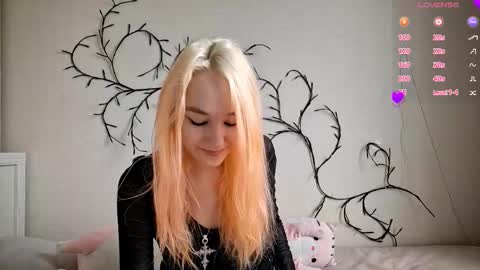 MisaMew online show from February 24, 8:12 am