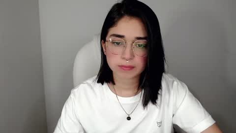 Snapshot of misha__sweet__27 chatting on January 24, 3:32 am misha online show from January 24, 3:32 am