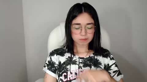Snapshot of misha__sweet__27 chatting on January 27, 1:26 am misha online show from January 27, 1:26 am