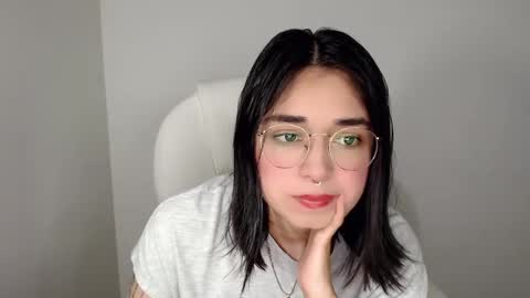 Snapshot of misha__sweet__27 chatting on January 31, 1:11 am misha online show from January 31, 1:11 am