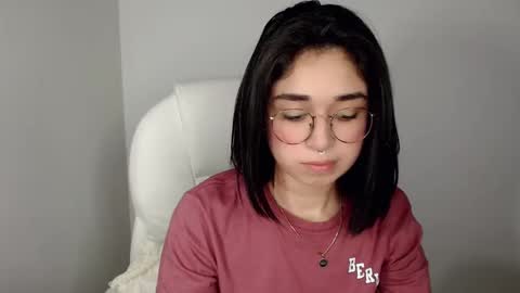 Snapshot of misha__sweet__27 chatting on February 2, 7:52 am misha online show from February 2, 7:52 am