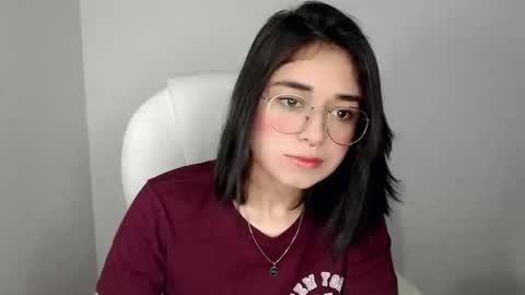 Snapshot of misha__sweet__27 chatting on February 4, 5:10 am misha online show from February 4, 5:10 am