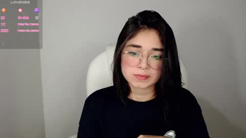 Snapshot of misha__sweet__27 chatting on February 8, 7:04 am misha online show from February 8, 7:04 am