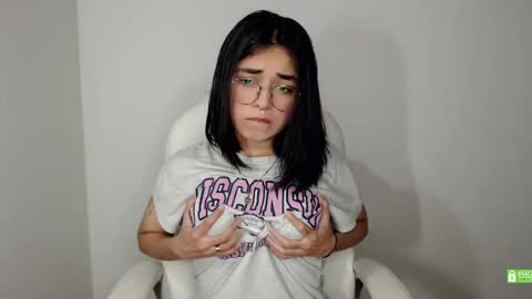 Snapshot of misha__sweet__27 chatting on February 18, 5:42 am misha online show from February 18, 5:42 am