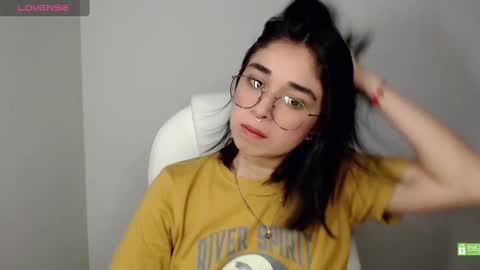 Snapshot of misha__sweet__27 chatting on February 20, 7:34 am misha online show from February 20, 7:34 am