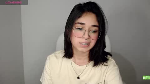 Snapshot of misha__sweet__27 chatting on February 21, 9:24 am misha online show from February 21, 9:24 am