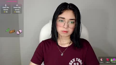 Snapshot of misha__sweet__27 chatting on February 22, 8:40 am misha online show from February 22, 8:40 am