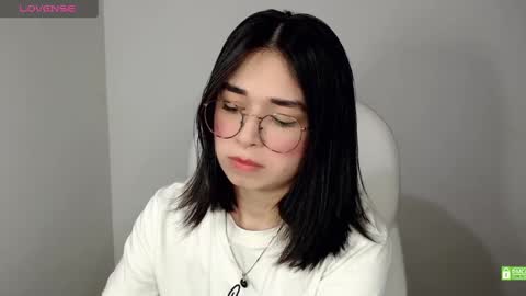 Snapshot of misha__sweet__27 chatting on March 12, 1:58 am misha online show from March 12, 1:58 am