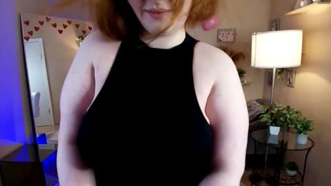 Snapshot of misha_the_createrr chatting on February 23, 7:06 am Ivy online show from February 23, 7:06 am