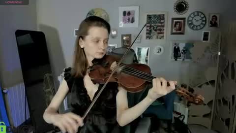 Snapshot of mishel_sexy chatting on July 24, 6:00 am Mishel sexy online show from July 24, 6:00 am