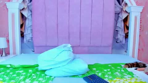 Mishell online show from November 2, 5:15 pm