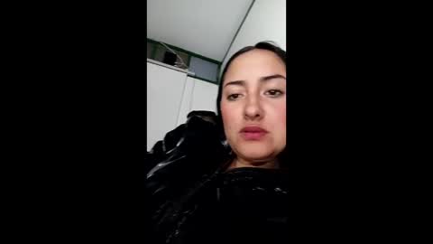 Snapshot of misnicol chatting on February 7, 12:14 am Nicol online show from February 7, 12:14 am