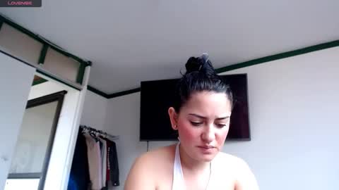 Snapshot of misnicol chatting on March 11, 1:28 pm Nicol online show from March 11, 1:28 pm