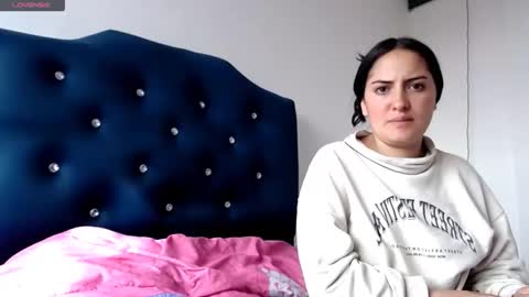 Snapshot of misnicol chatting on April 7, 1:11 pm Nicol online show from April 7, 1:11 pm