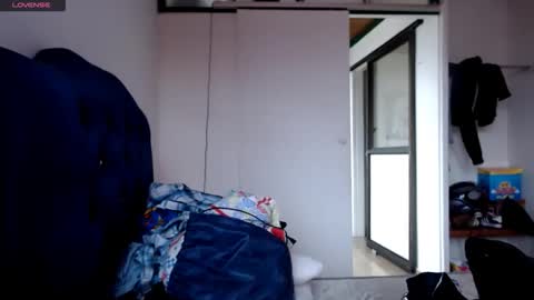 Snapshot of misnicol chatting on April 11, 4:22 pm Nicol online show from April 11, 4:22 pm