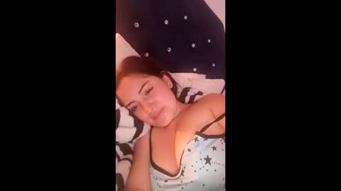 Snapshot of misnicol chatting on April 13, 12:16 am Nicol online show from April 13, 12:16 am