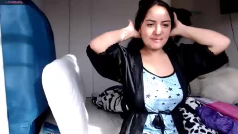 Snapshot of misnicol chatting on April 13, 12:54 pm Nicol online show from April 13, 12:54 pm