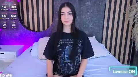 Snapshot of miss10_antonella chatting on November 7, 12:16 pm Antonella online show from November 7, 12:16 pm