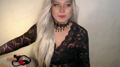 miss_4cuck_ online show from June 26, 9:46 am
