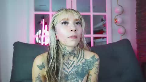miss___angel online show from July 11, 10:07 am