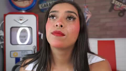 Snapshot of miss___sabrina chatting on May 21, 6:04 pm Sabrina online show from May 21, 6:04 pm