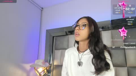 Snapshot of miss__lola chatting on January 10, 12:38 am Soy lola online show from January 10, 12:38 am