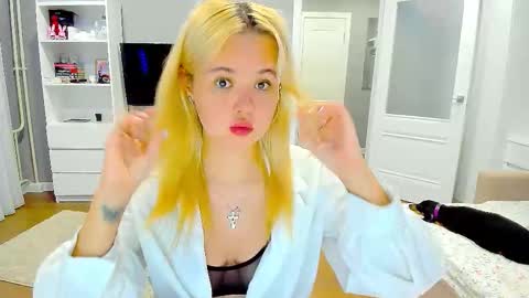 miss__selena online show from December 1, 1:05 pm