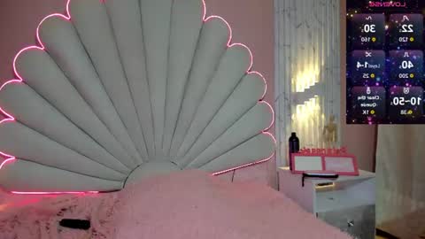 miss__star_ online show from July 6, 3:03 pm