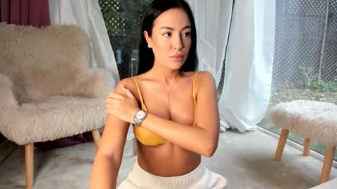 Snapshot of miss__tanya chatting on October 16, 9:10 am Miss Tanya online show from October 16, 9:10 am