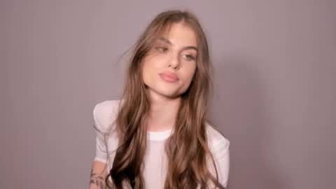 Snapshot of miss_algel chatting on November 17, 12:33 pm Katrin online show from November 17, 12:33 pm