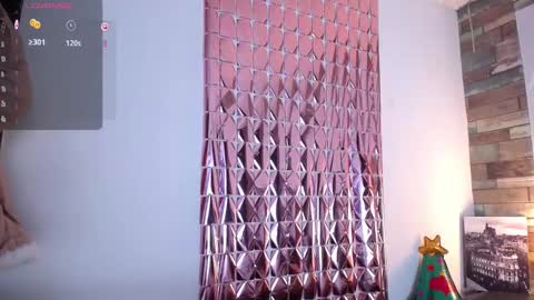 Snapshot of miss_antonellaa_ chatting on December 19, 11:18 am Antonella online show from December 19, 11:18 am