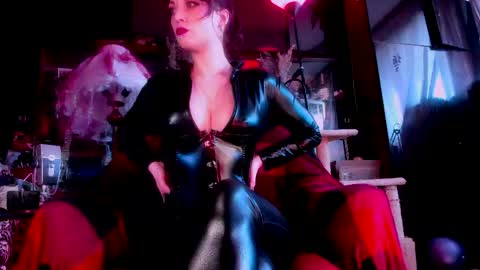 Snapshot of miss_asmodeus chatting on April 10, 1:49 pm missAsmodeus online show from April 10, 1:49 pm