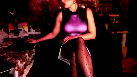 Snapshot of miss_asmodeus chatting on April 19, 7:49 pm missAsmodeus online show from April 19, 7:49 pm
