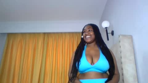 Snapshot of miss_berries chatting on August 6, 9:44 am miss_berries online show from August 6, 9:44 am