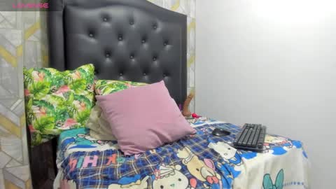miss_big_ass21 online show from January 11, 8:11 am