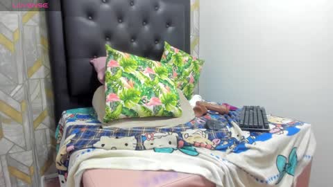 miss_big_ass21 online show from January 13, 8:05 am