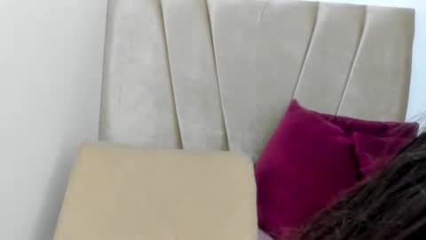 miss_big_ass21 online show from October 24, 10:50 pm