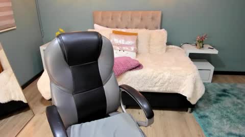 Cataleya online show from December 19, 11:50 am