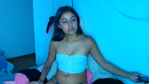 miss_chellsea online show from April 4, 4:48 pm