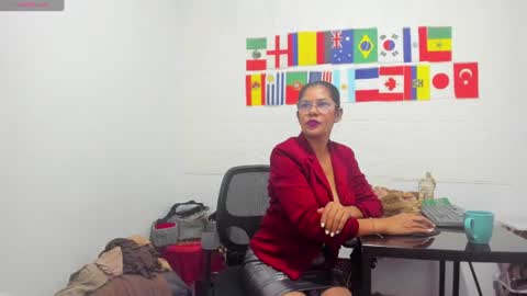 Snapshot of miss_clarepocahose chatting on June 17, 2:14 am Clare PocaHose online show from June 17, 2:14 am