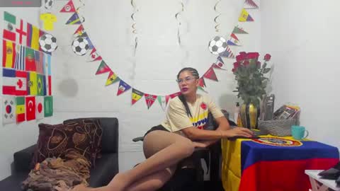 Snapshot of miss_clarepocahose chatting on July 4, 1:01 am Clare PocaHose online show from July 4, 1:01 am