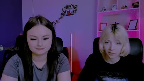 miss_courtney online show from April 14, 8:42 am