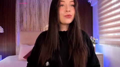 Natalia Aristizbal online show from June 22, 12:02 pm