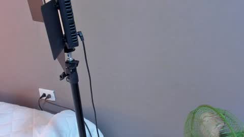 Snapshot of miss_dani18 chatting on October 27, 1:31 am daniela online show from October 27, 1:31 am