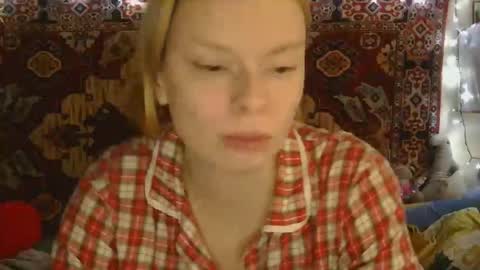 Snapshot of miss_elistia_ chatting on October 8, 11:08 am Elis online show from October 8, 11:08 am