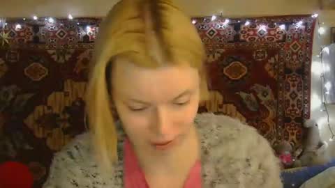 Snapshot of miss_elistia_ chatting on October 9, 11:08 am Elis online show from October 9, 11:08 am