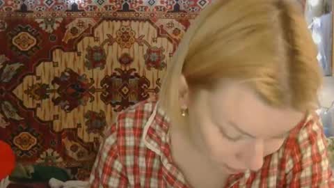 Snapshot of miss_elistia_ chatting on October 17, 11:13 am Elis online show from October 17, 11:13 am