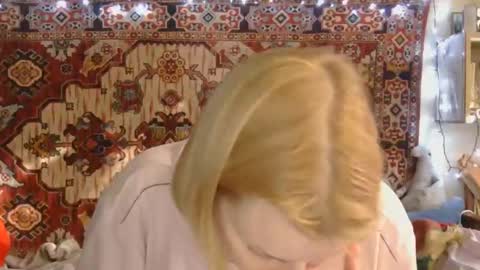 Snapshot of miss_elistia_ chatting on October 28, 12:09 pm Elis online show from October 28, 12:09 pm