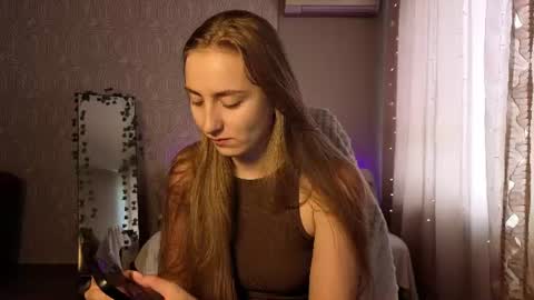 Snapshot of miss_emily19 chatting on July 2, 9:15 am Emily online show from July 2, 9:15 am