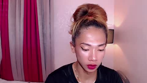 miss_ephrail online show from December 7, 6:48 pm